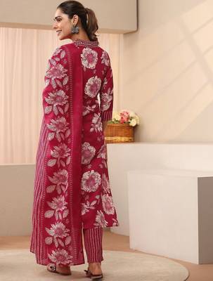 women floral printed regular kurta with trousers & with dupatta 6
