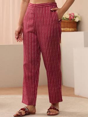 women floral printed regular kurta with trousers & with dupatta 7