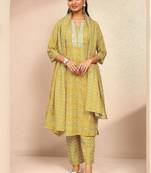 women ethnic motifs printed regular thread work kurta with trousers & with dupatta