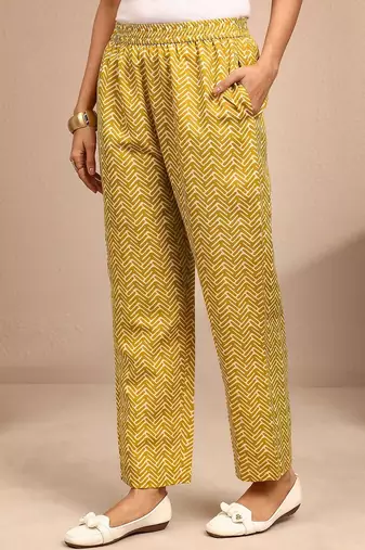women ethnic motifs printed regular thread work kurta with trousers & with dupatta