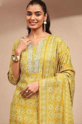 women ethnic motifs printed regular thread work kurta with trousers & with dupatta