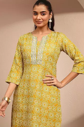 women ethnic motifs printed regular thread work kurta with trousers & with dupatta