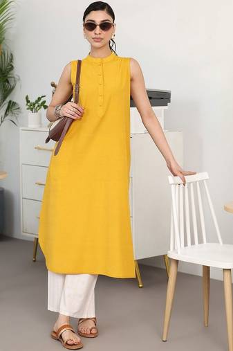 women regular kurta with trousers