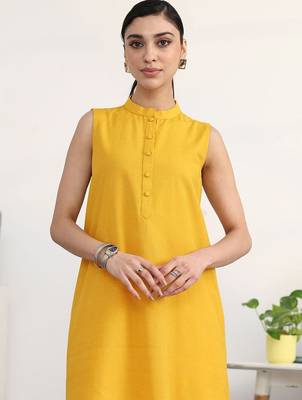 women regular kurta with trousers 2