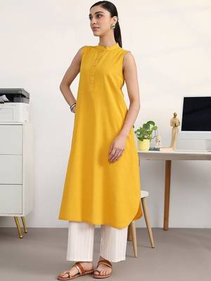 women regular kurta with trousers 3