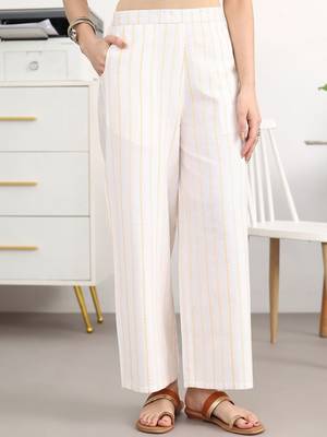 women regular kurta with trousers 5