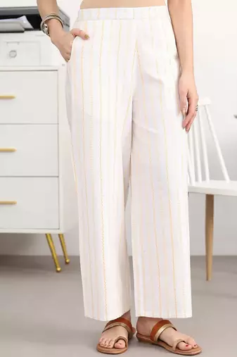 women regular kurta with trousers