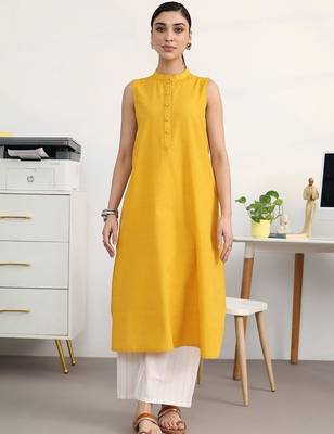 women regular kurta with trousers 6