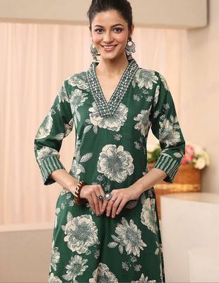 women floral printed regular kurta with trousers & with dupatta 2