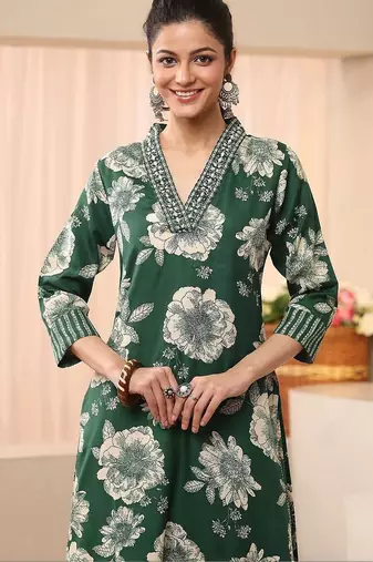 women floral printed regular kurta with trousers & with dupatta