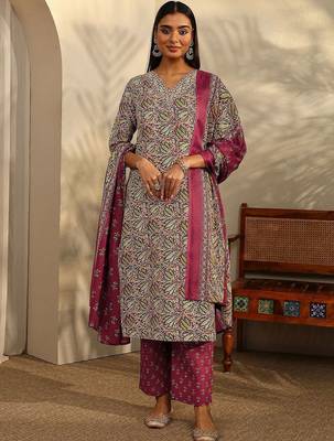 women ethnic motifs printed regular kurta with trousers & with dupatta 1