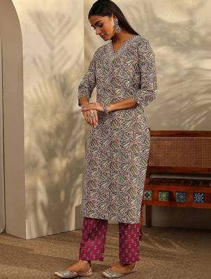 women ethnic motifs printed regular kurta with trousers & with dupatta 4