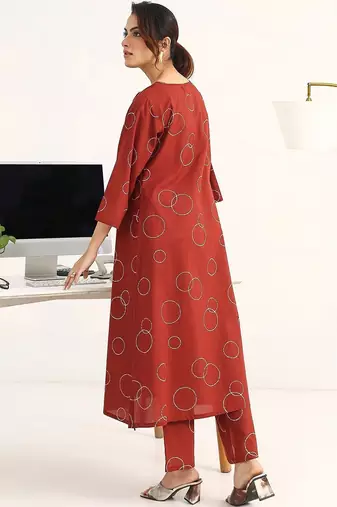 women printed regular kurta with trousers