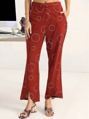 women printed regular kurta with trousers 5
