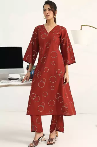 women printed regular kurta with trousers