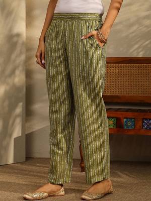 women printed regular thread work kurta with trousers & with dupatta 6