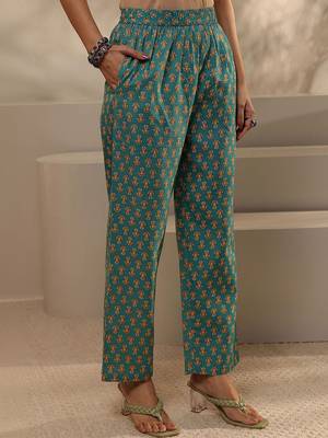 women floral printed regular thread work kurta with trousers & with dupatta 5