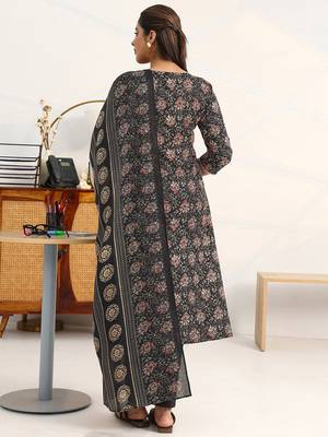 women floral printed regular cotton blend kurta with trousers & with dupatta 4