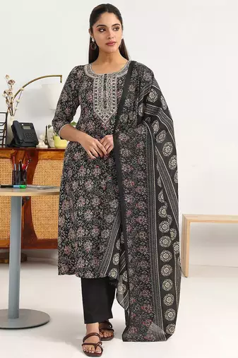 women floral printed regular cotton blend kurta with trousers & with dupatta