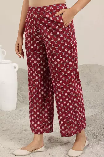 women ethnic motifs printed regular kurta with trousers