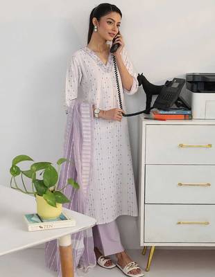 women ethnic motifs printed regular kurta with trousers & with dupatta 1