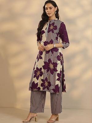 women floral printed regular kurta with palazzos 2