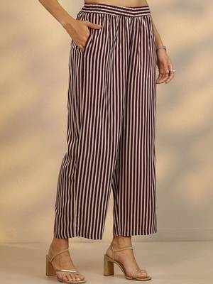 women floral printed regular kurta with palazzos 3