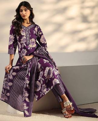 women floral printed regular thread work kurta with trousers & with dupatta 1