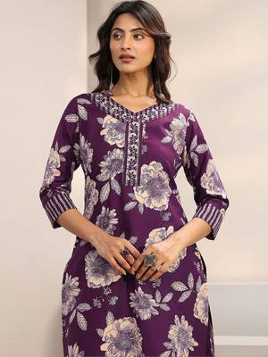 women floral printed regular thread work kurta with trousers & with dupatta 4