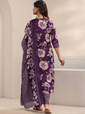 women floral printed regular thread work kurta with trousers & with dupatta 6