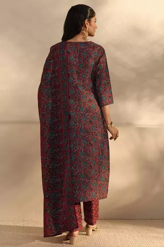 women floral printed regular kurta with trousers & with dupatta