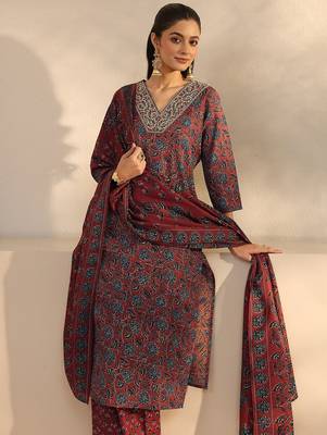 women floral printed regular kurta with trousers & with dupatta 5