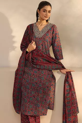 women floral printed regular kurta with trousers & with dupatta