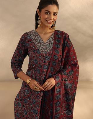 women floral printed regular kurta with trousers & with dupatta 6