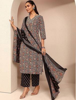 women ethnic motifs printed regular thread work kurta with trousers & with dupatta 1