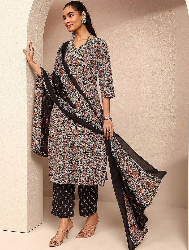 women ethnic motifs printed regular thread work kurta with trousers & with dupatta