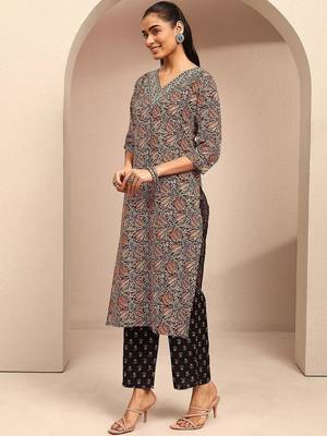 women ethnic motifs printed regular thread work kurta with trousers & with dupatta 3