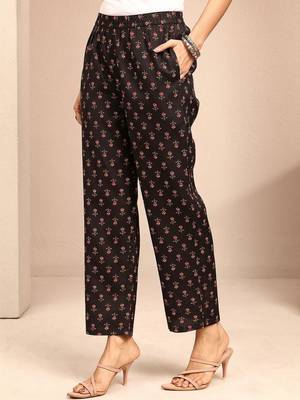 women ethnic motifs printed regular thread work kurta with trousers & with dupatta 5