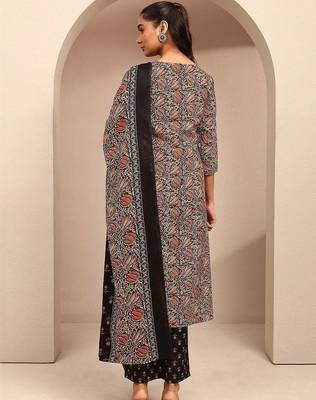 women ethnic motifs printed regular thread work kurta with trousers & with dupatta 6
