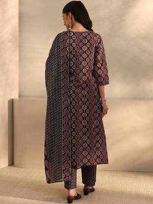 women ethnic motifs printed regular kurta with trousers & with dupatta 4
