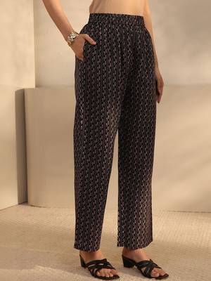 women ethnic motifs printed regular kurta with trousers & with dupatta 7