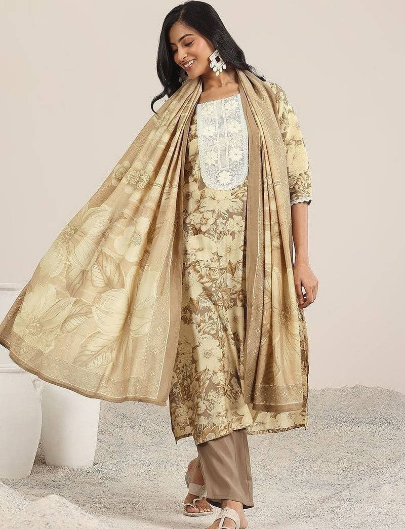 women floral printed regular chikankari kurta with trousers & with dupatta