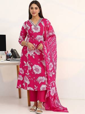 women floral printed regular kurta with trousers & with dupatta 1