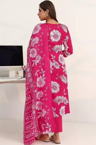 women floral printed regular kurta with trousers & with dupatta