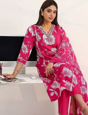 women floral printed regular kurta with trousers & with dupatta 3
