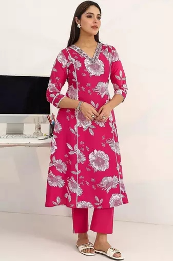 women floral printed regular kurta with trousers & with dupatta