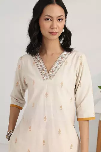 women floral regular thread work kurta with trousers & with dupatta