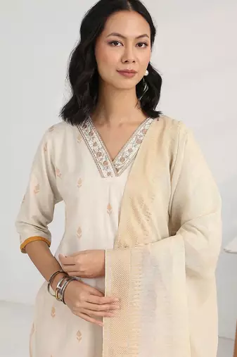 women floral regular thread work kurta with trousers & with dupatta