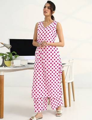 women printed regular kurta with palazzos 4