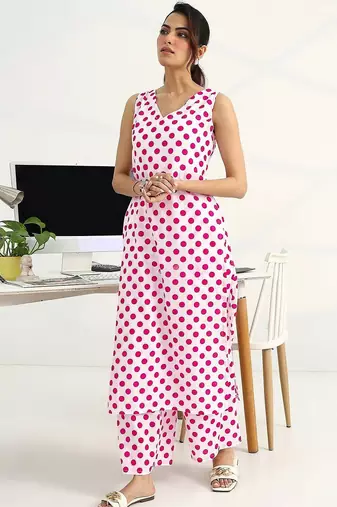 women printed regular kurta with palazzos